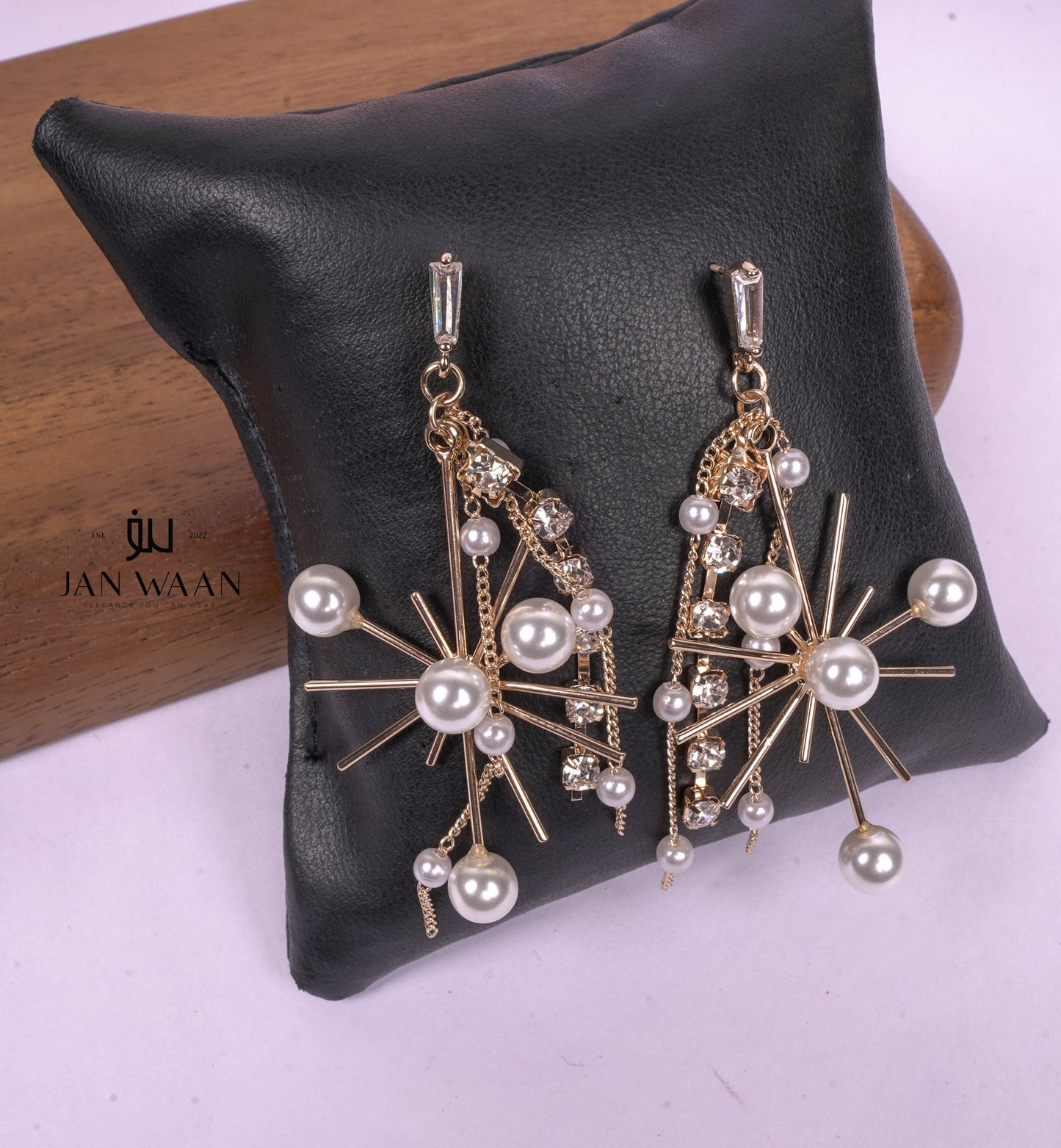 GEOMETRIC PEARL EARRINGS