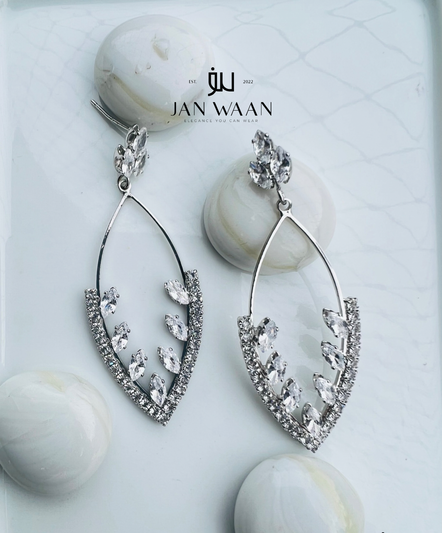 SPARKLY DROP EARRINGS