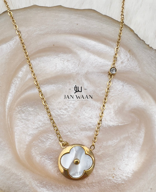 WHITE CLOVER NECKLACE