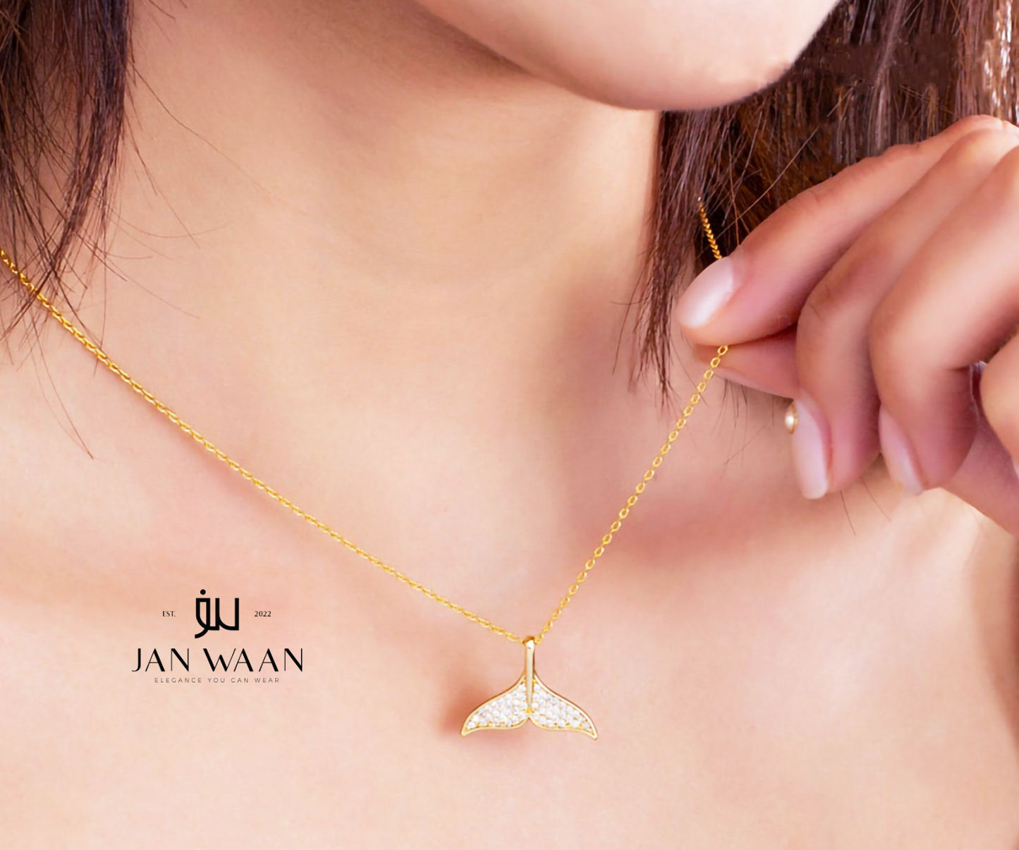 WHALE TAIL NECKLACE