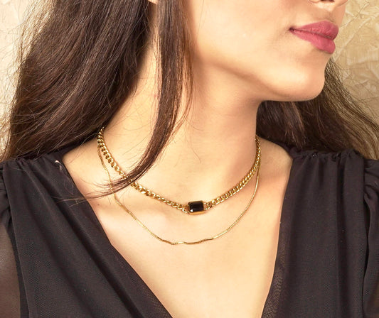 BLACK STONE GOLDEN LAYERED NECKLACE